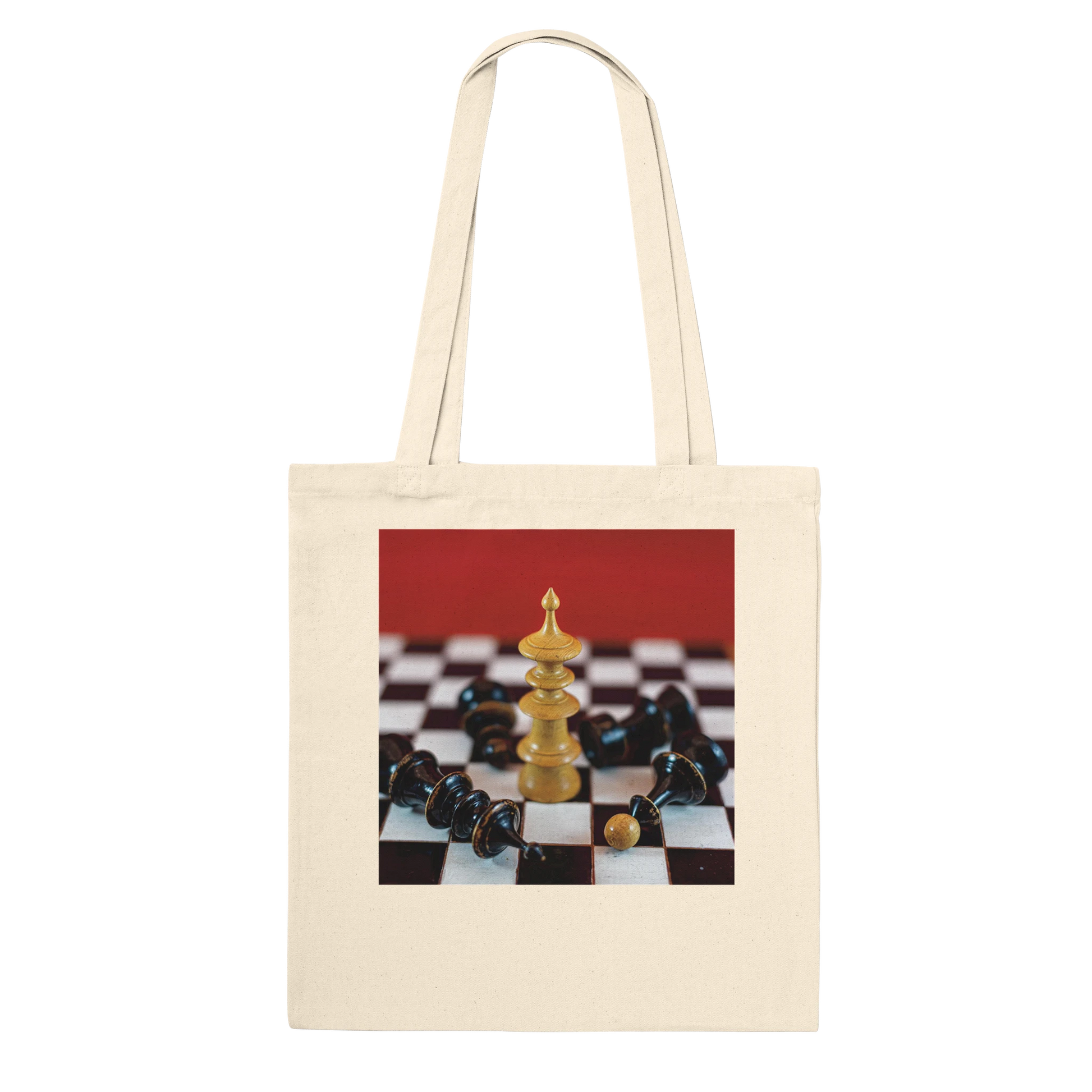 Vienna Chess Set Tote Bag Natural Classic – white queen stands victorious on red-lit chessboard